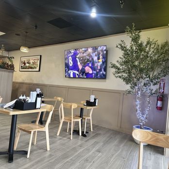 Moodles - Seating inside - Vietnamese Near Me - Brentwood, California Moodles - Seating inside - Vietnamese Near Me - Brentwood, California