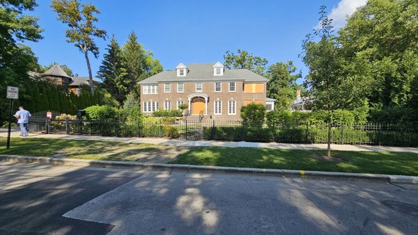 Lincoln Avenue by null