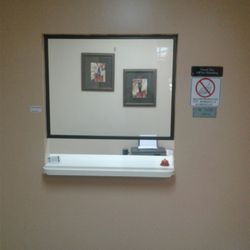 Dr. Alvarez Marin Daniel - They have Wi-Fi too with the access info posted in the room which is awesome because my phone wasn't working here in Tiajuana!
