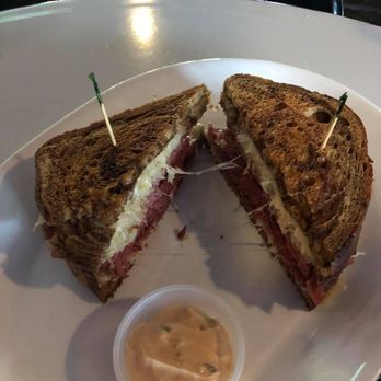 Billy-Ho's - a sandwich cut in half on a plate - American Near Me - Pewaukee, Wisconsin