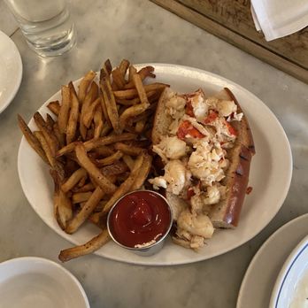 Neptune Oyster - Lobster roll - Seafood Near Me - Boston, Massachusetts Neptune Oyster - Lobster roll - Seafood Near Me - Boston, Massachusetts