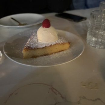 Dos Besos - Spanish Near Me - Pasadena, California