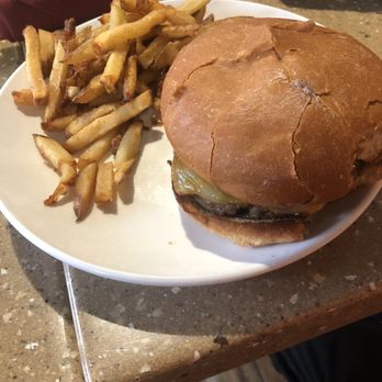 Schlafly Bankside - Cheeseburger - Brewpubs Near Me - Saint Charles, Missouri Schlafly Bankside - Cheeseburger - Brewpubs Near Me - Saint Charles, Missouri