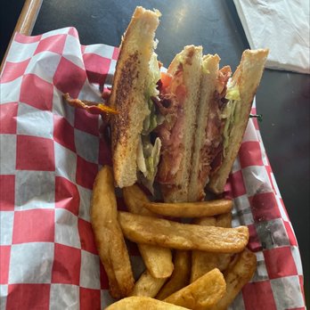 Hideout Pizzaria - BLT - Pizza Near Me - Louisville, Kentucky Hideout Pizzaria - BLT - Pizza Near Me - Louisville, Kentucky