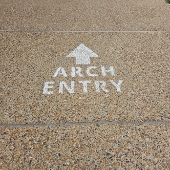 Gateway Arch - Nice park outside - Landmarks & Historical Buildings Near Me - Saint Louis, Missouri