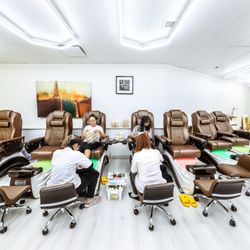 A Nail Story - Bright and Shine