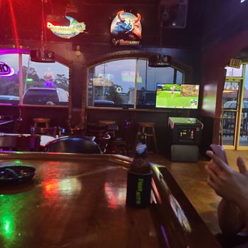 K Hunts Bar & Grill - Bars Near Me - Houston, Texas