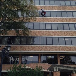 Snyder Commercial Glass Service - Professional, full-service commercial glass services for Large Commercial and High Rise Buildings.