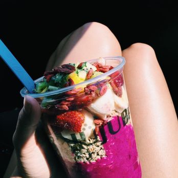 Juju Bar - Added goji berries and kiwis to the mango chacha bowl with pitaya - Juice Bars & Smoothies Near Me - Riverside, California Juju Bar - Added goji berries and kiwis to the mango chacha bowl with pitaya - Juice Bars & Smoothies Near Me - Riverside, California