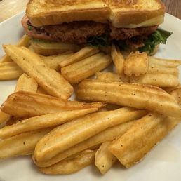 Crispy chicken sandwich