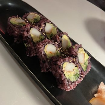 Friends Sushi Izakaya - California Maki - Sushi Bars Near Me - Chicago, Illinois Friends Sushi Izakaya - California Maki - Sushi Bars Near Me - Chicago, Illinois
