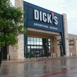 DICK'S Sporting Goods - Front entrance
