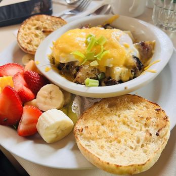 Lazy Susan Cafe - Waffles Near Me - Cannon Beach, Oregon