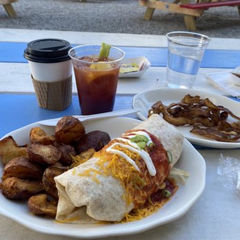 Eggy's Diner Chicago - Breakfast Burrito with Potatoes, side of bacon, and Bloody Mary. - Breakfast & Brunch Near Me - Chicago, Illinois