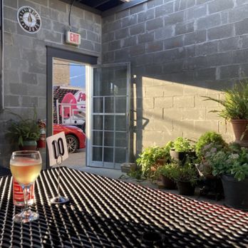 Gulow Street - Sheltered patio. - Pubs Near Me - Cincinnati, Ohio