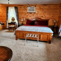 Parkers Hideaway On the White River - Sycamore King size bed