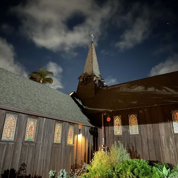 St Peter's Episcopal Church - St. Peter's at twilight, just before an evening service - Churches Near Me - Del Mar, California St Peter's Episcopal Church - St. Peter's at twilight, just before an evening service - Churches Near Me - Del Mar, California