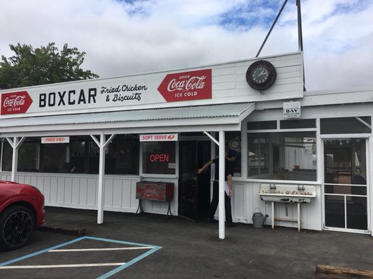 Lou's Luncheonette by null