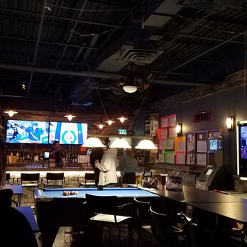 Cool Hand Luke's - Pool table - Burgers Near Me - Niagara Falls, Ontario