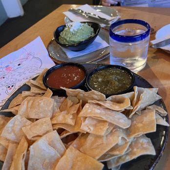 Margaritaville - Guacamole w/ Chips & Salsa - Seafood Near Me - Capitola, California