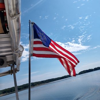 Kensington Metropark - Flag of the island Queen - Horseback Riding Near Me - Milford, Michigan