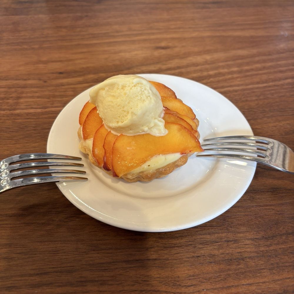 Azay - Stone fruit tart - Japanese Near Me - Los Angeles, California Azay - Stone fruit tart - Japanese Near Me - Los Angeles, California