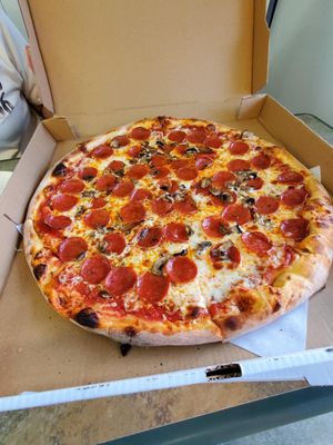 Saccone’s Pizza by null