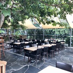 Glacehaus - Indoor dining under the glass