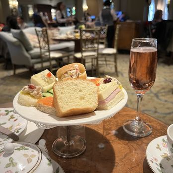 Le Salon - Tea Rooms Near Me - New Orleans, Louisiana Le Salon - Tea Rooms Near Me - New Orleans, Louisiana