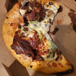 Domino's Pizza - Crappy burnt pizza