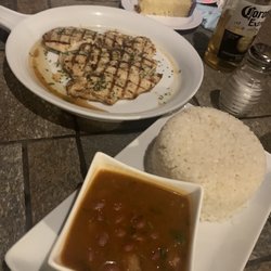 Cuadros Restaurant