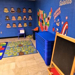 Wonder Fun Academy - Circle area in the blue room.