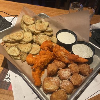 Twin Peaks - Sports Bars Near Me - Centennial, Colorado