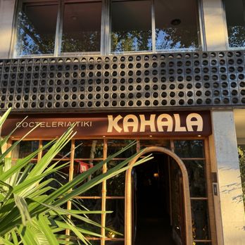 Kahala - Exterior - Tiki Bars Near Me - Barcelona, B Kahala - Exterior - Tiki Bars Near Me - Barcelona, B