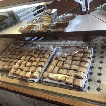 Le Vinois Bakery - a display of pastries - Bakeries Near Me - Fort Lauderdale, Florida