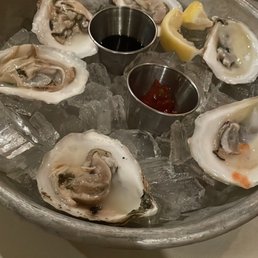 Oyster were fresh. Vinegar or cocktail sauces both were good. Oyster were fresh. Vinegar or cocktail sauces both were good.