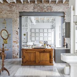 Hollingsworth Showroom