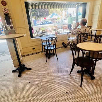 Baby Luc’s - Ambience - Pizza Near Me - Brooklyn, New York Baby Luc’s - Ambience - Pizza Near Me - Brooklyn, New York