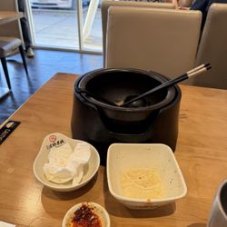 I like the milky broth and the beef.