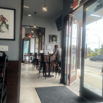Baby Blues BBQ - Waiting on my order! National Pulled Pork Day - Barbeque Near Me - Venice, California