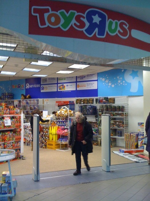 TOYS R US CLOSED Updated August 2024 358 B. Broadway Mall