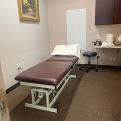 California Hand and Physical Therapy - Oxnard - Therapy private room