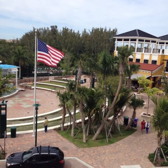Harbourside Place - Morning view - Shopping Centers Near Me - Jupiter, Florida