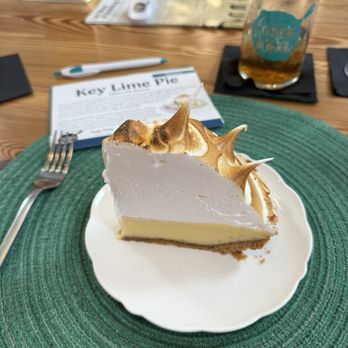 Key West Cooking Show - Key Lime pie with Italian meringue - Cooking Schools Near Me - Key West, Florida Key West Cooking Show - Key Lime pie with Italian meringue - Cooking Schools Near Me - Key West, Florida