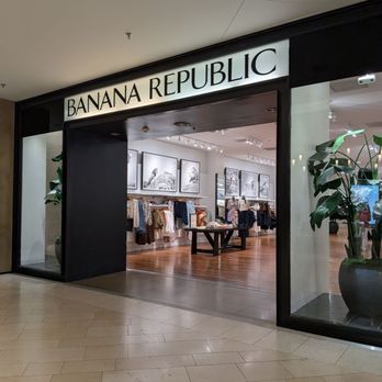 Banana Republic - This is an exceptional store in the Dallas Galleria - Men's Clothing Near Me - Dallas, Texas Banana Republic - This is an exceptional store in the Dallas Galleria - Men's Clothing Near Me - Dallas, Texas