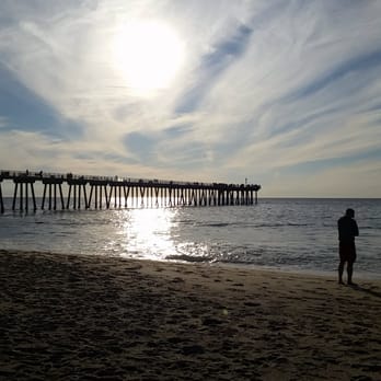 Hermosa Beach - Hermosa beach/pier - Beaches Near Me - Hermosa Beach, California
