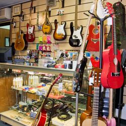 Newport Guitar & Music - Store display