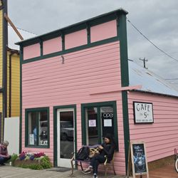 Cafe on 5th
