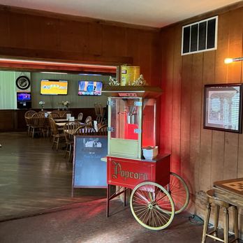 The Red Brick Tavern - Inside - Bars Near Me - London, Ohio