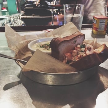 Smack Shack - Lobster Roll w/a side of Clam Chowder - Seafood Near Me - Minneapolis, Minnesota